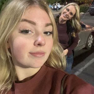 Meet your Posher, Caelyn